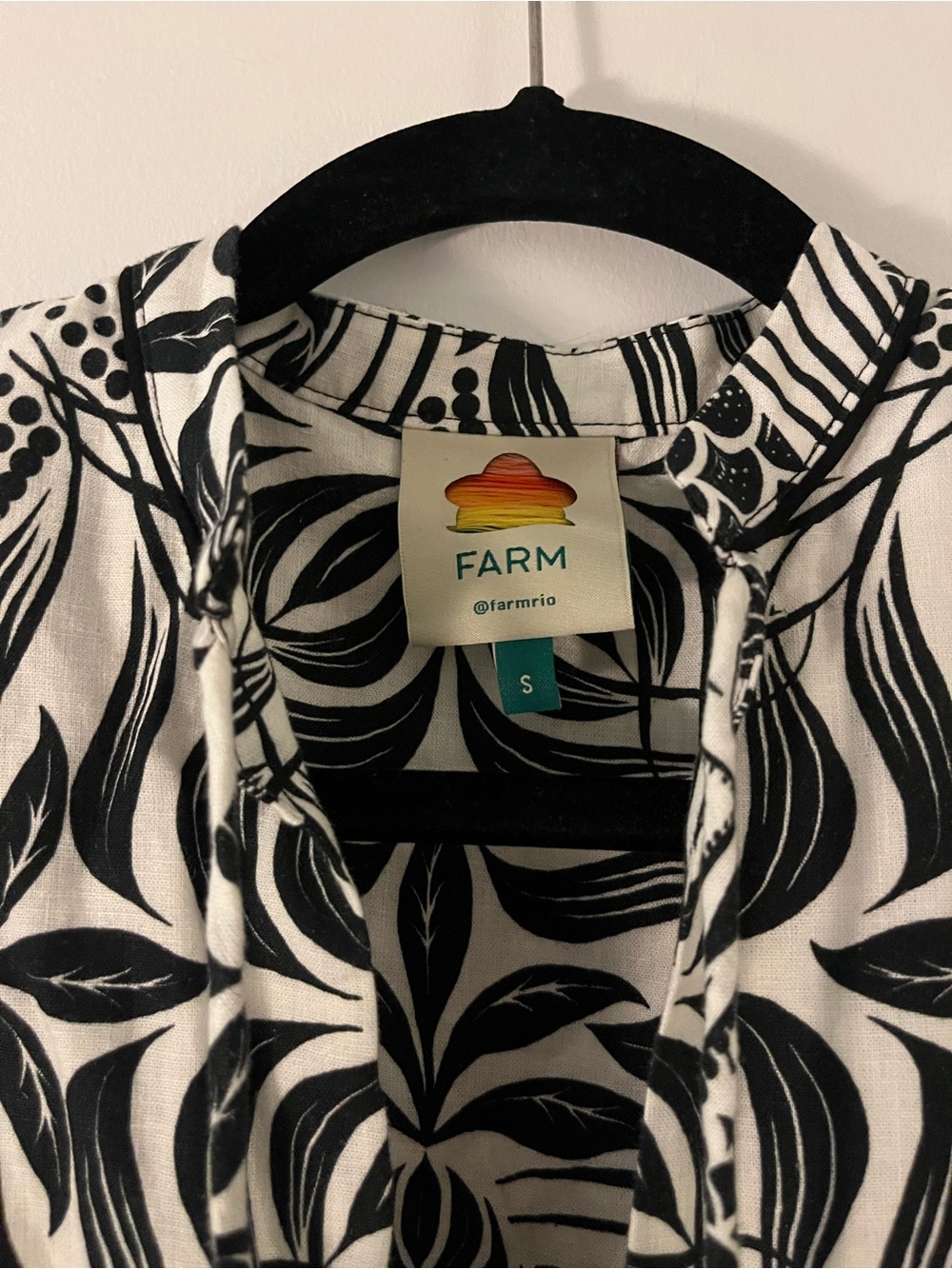 NWOT Farm Rio Black & White Printed Mini Dress with Tie Neck - Picture 6 of 6